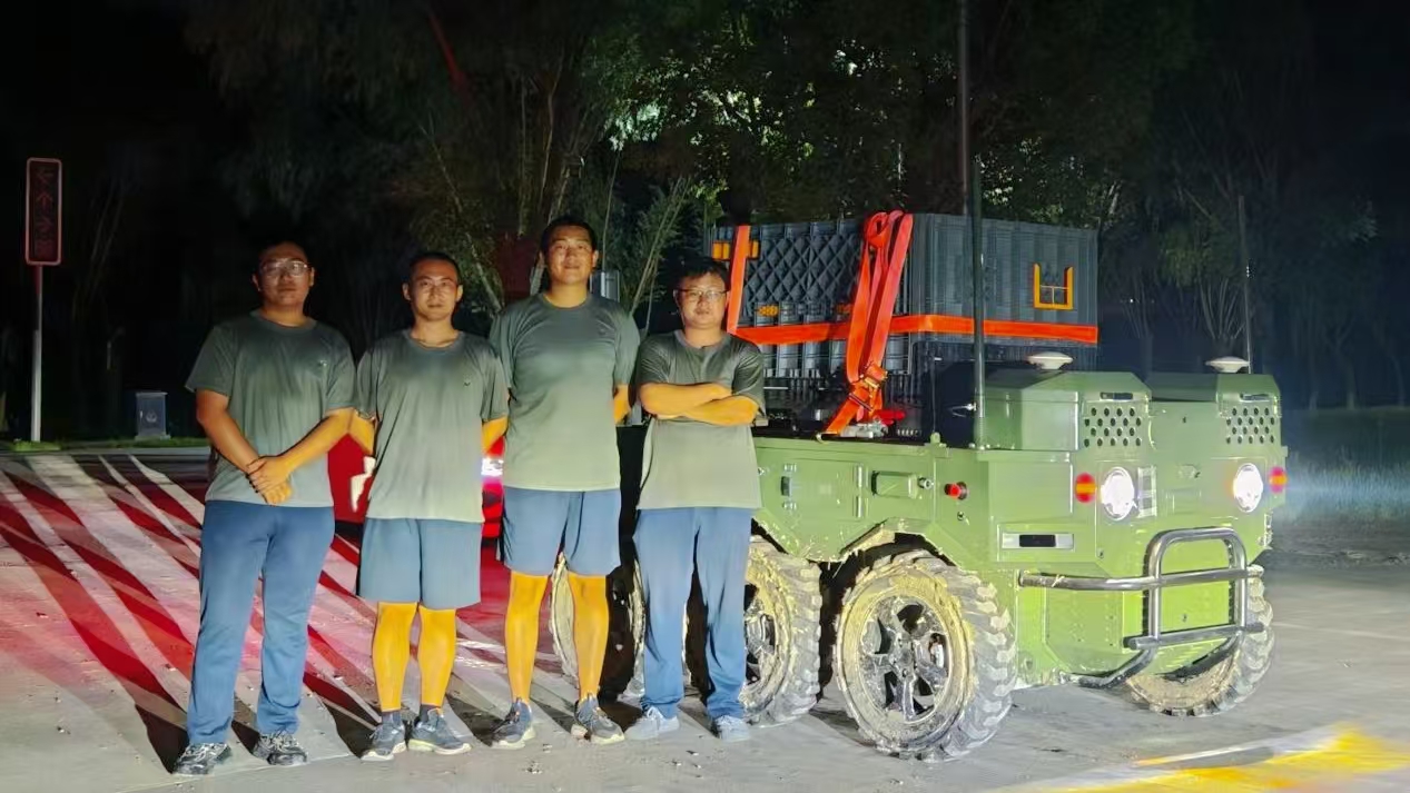 天科數創(chuàng  )“獵探者”無(wú)人車(chē)系統在“全域支援-2024”首屆無(wú)人系統挑戰賽大放異彩